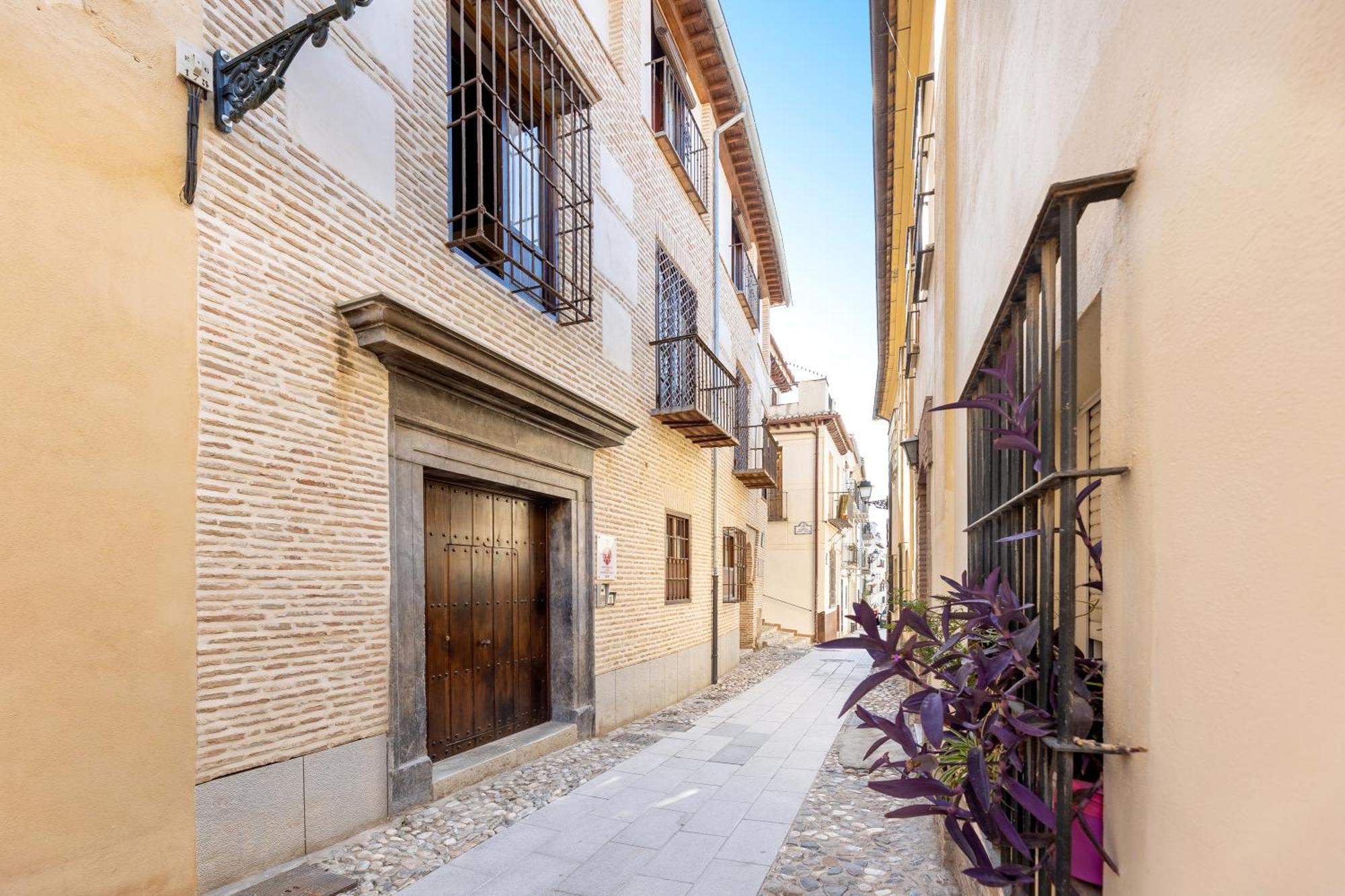 Apartamentos En Pleno Centro, Aljibe Rodrigo Del Campo 1C Granada Luaran gambar